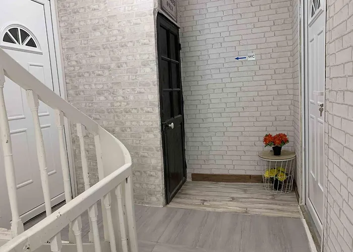 La Maison Des Artistes *