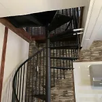 La Maison Des Artistes דירה לאוולאנה