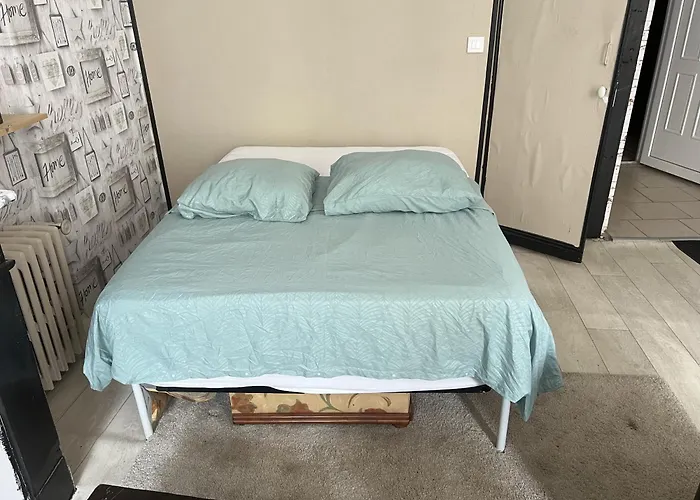 La Maison Des Artistes Apartamento Lavelanet